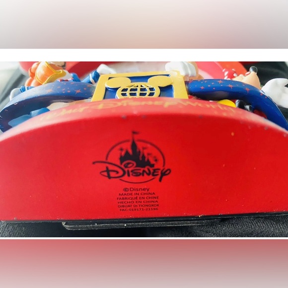 NEW Mickey and Friends WDW Photo Frame Collage NWT - Picture 2 of 10